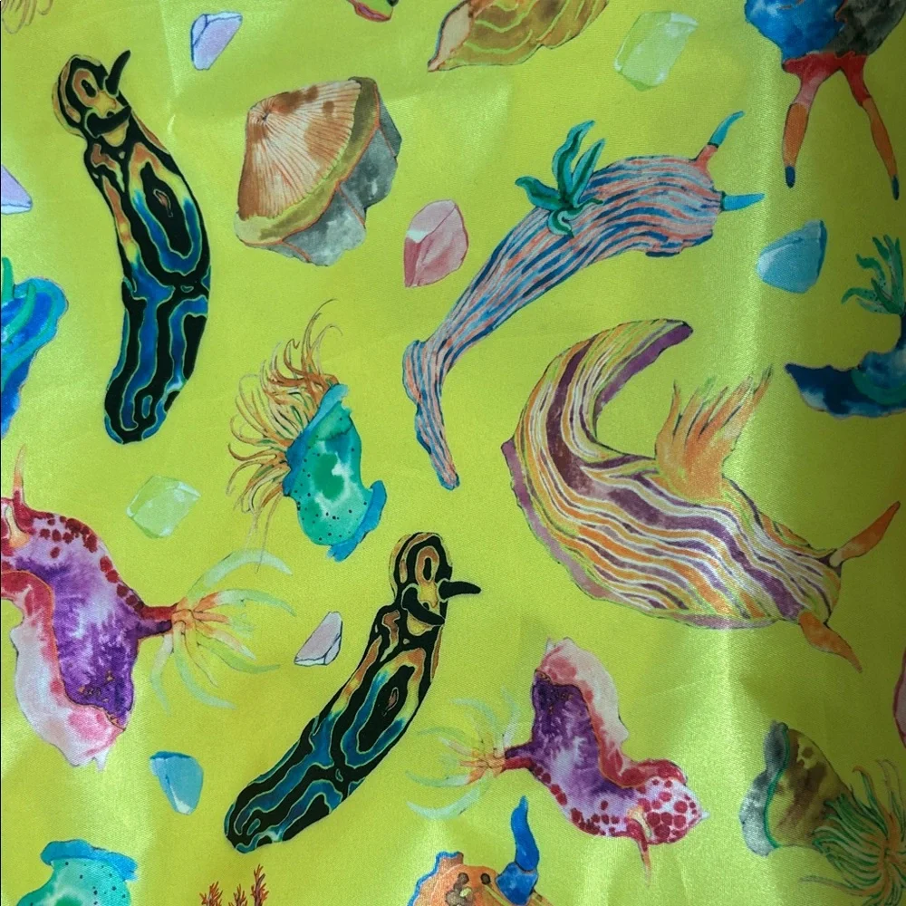 Stylish Silver Travel Bag - Picture 3 of 3